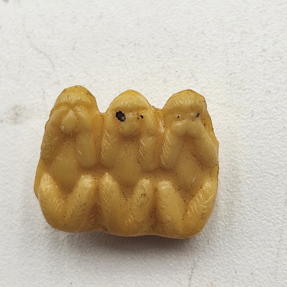 Rare VINTAGE Monkey Hear No Evil See No Evil  Cracker Jack charm TOY Gumball